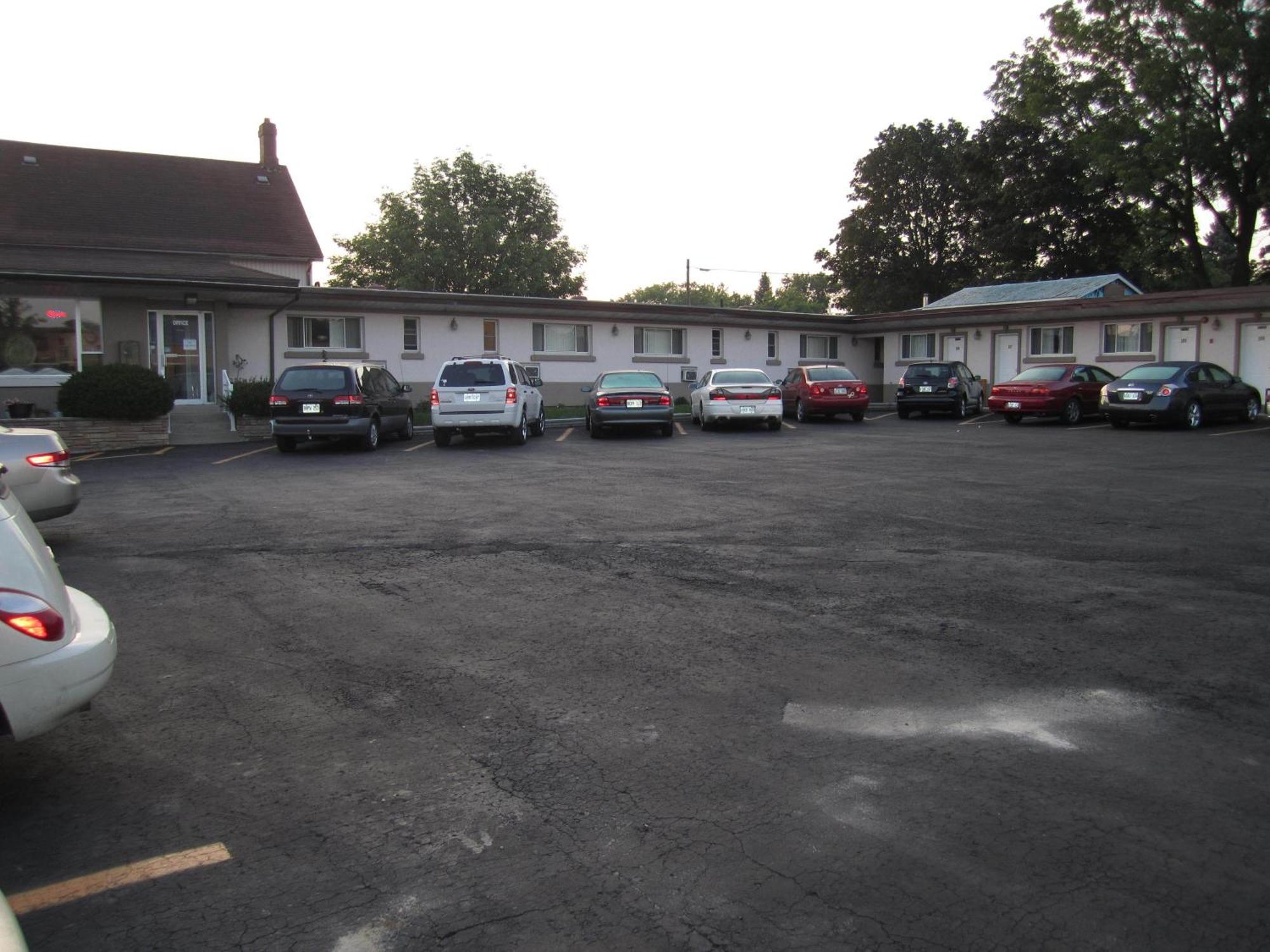 Canadiana Motel Hanover Zewnętrze zdjęcie